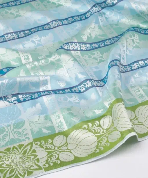 Alternative view of Mimmi Silkeskjerf