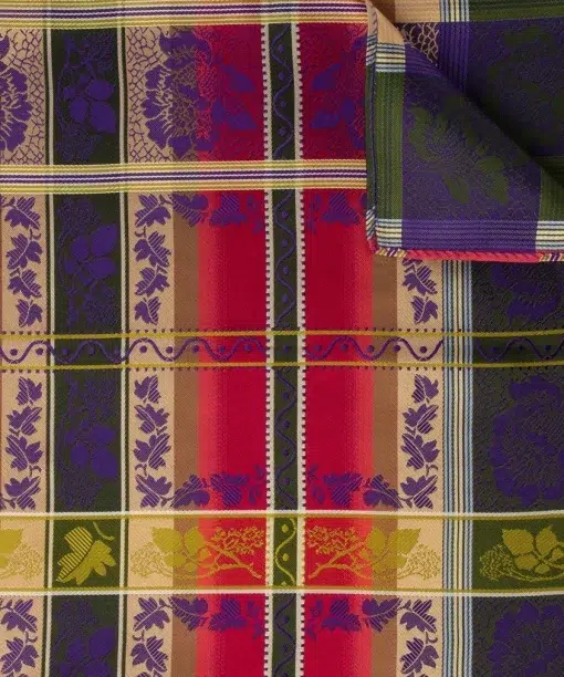 Alternative view of Eufemia Silkeskjerf