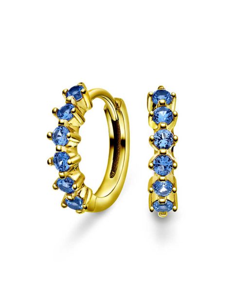 Øreringer i sølv med blå zirkonia