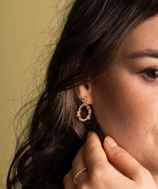 Alternative view of Emmy øredobber i sølv med mix zirkonia