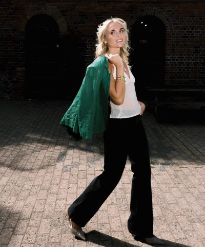 Alternative view of Frida Leonore - Rise classic bangle i forgylt stål