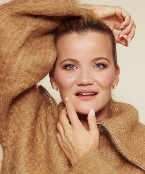 Alternative view of Sandra Lyng, Perlefnugg øredobber i sølv