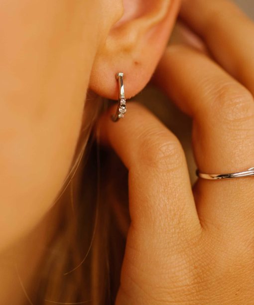 Alternative view of Emma Øredobber i Hvittgull med Diamanter 0.12ct