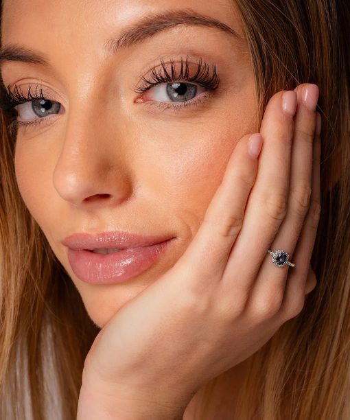 Alternative view of Ring i gull med diamanter 0,08 ct og topas