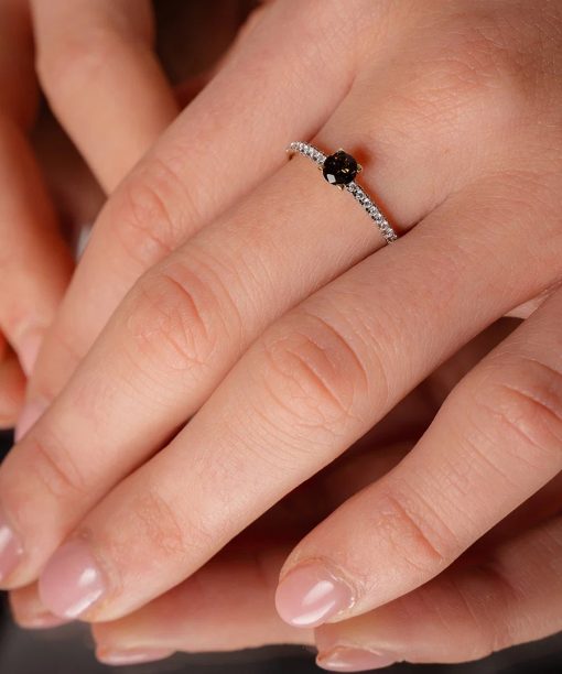 Alternative view of Ring i gull med diamanter 0,10 ct med røykkvarts