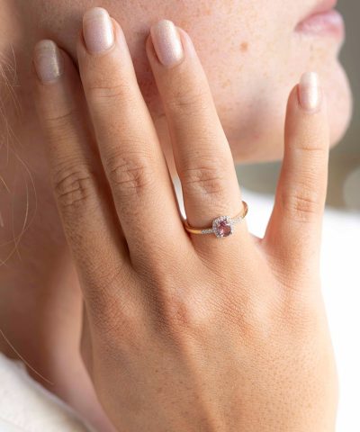 Alternative view of Ring i gult gull med diamanter 0,08 ct og turmalin