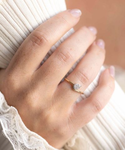 Alternative view of Ring i hvitt gull med diamant 0,15 ct W/P