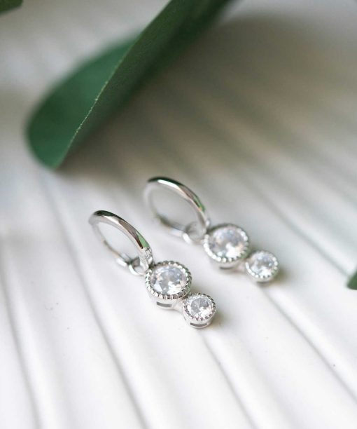 Alternative view of Øreringer i sølv med zirkonia