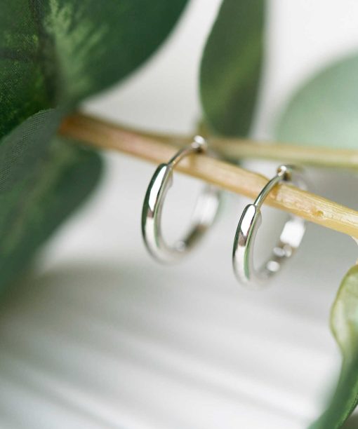 Alternative view of Øreringer i sølv 15 mm