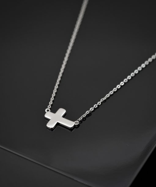 Alternative view of Matteo smykke i sølv, kors