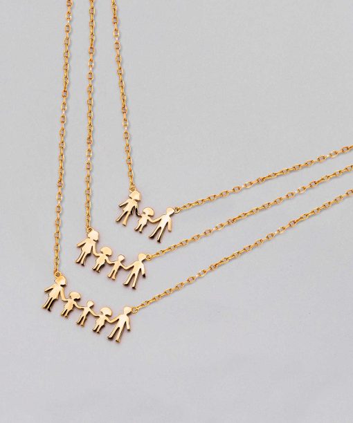 Alternative view of Familiesmykke i sølv to jenter, en gutt