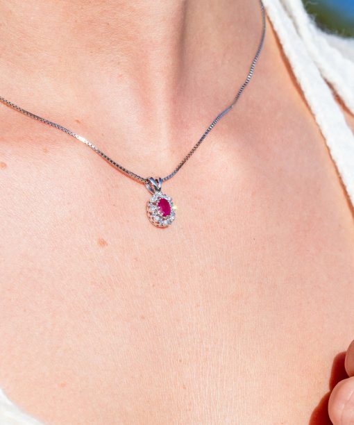 Alternative view of Diana Diamantanheng med rubin og diamanter 0,08ct TW/SI